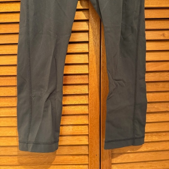 Lululemon Run Full Tilt Crop Purple and Black Leggings Sz 2 - Picture 3 of 6